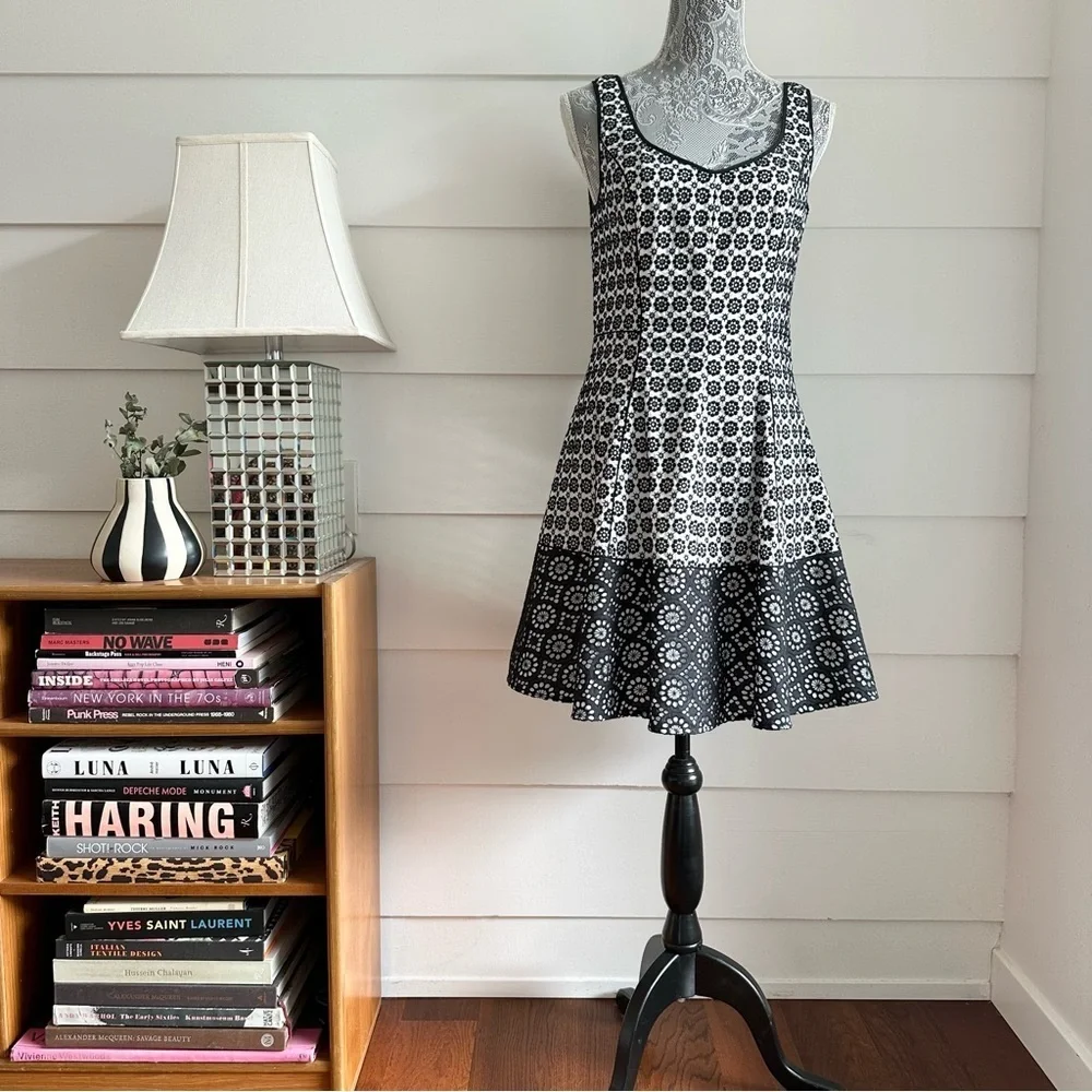 Betsey Johnson Dress Y2K Black and White Lace Skater Dress size 6 - Picture 2 of 9